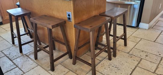 Set of 4 Wooden Saddle Bar Stools