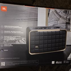 JBL Authentics 200