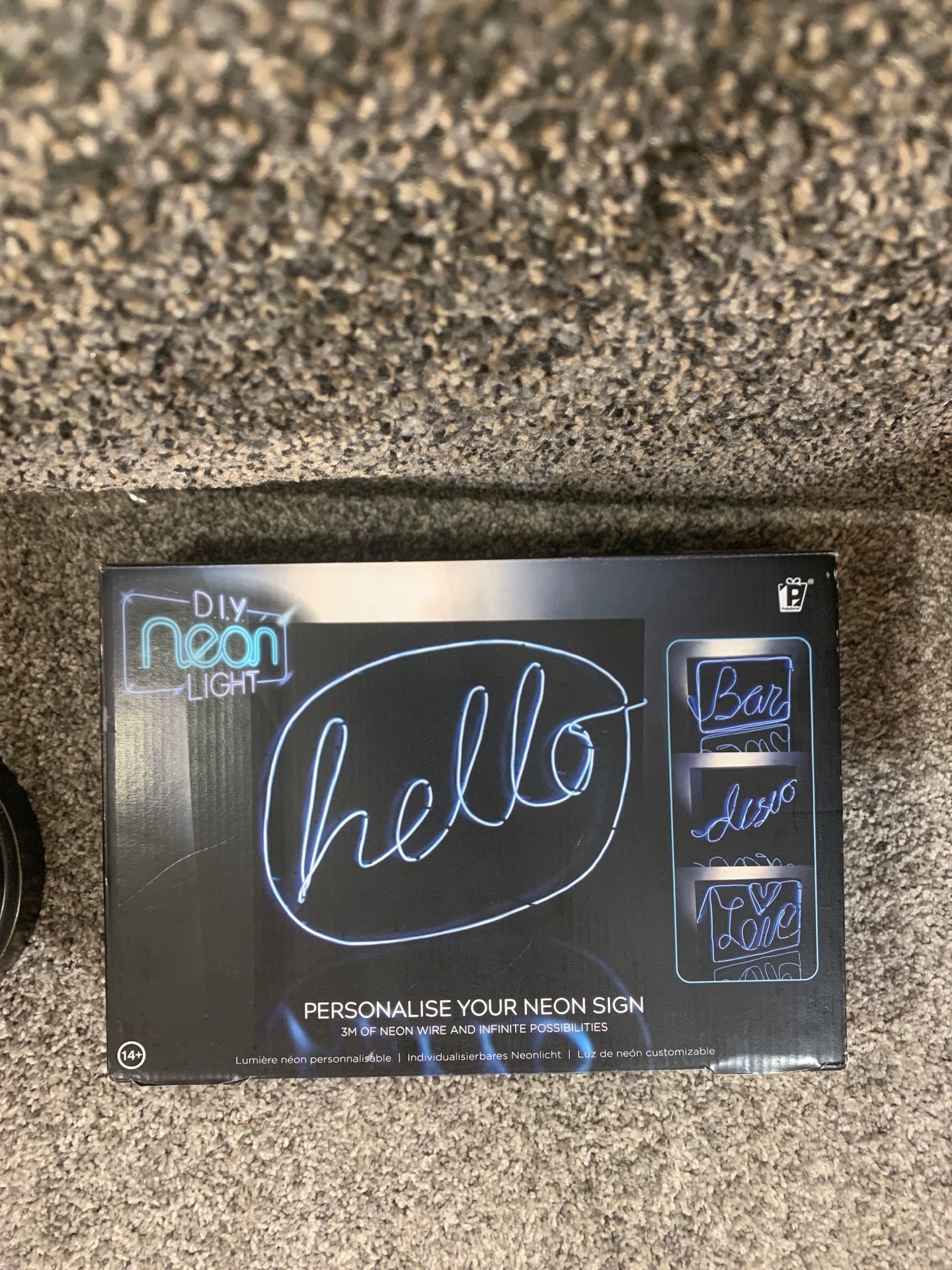 Personalize your neon sign 3 different modes: Always on, Flashing, or Flashing Quickly Contains: 1 light box, 2 clip pins, 100 pins, 3m electrol