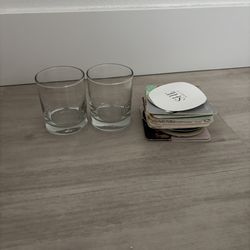 2x Libbey 13oz Rocks Glasses. Comes with a few dozen paper coasters.