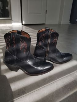 Ariat cowgirl boots