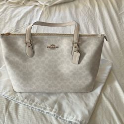White Coach purse For Sale!