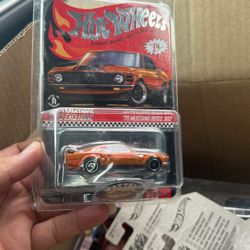 HOT WHEELS
