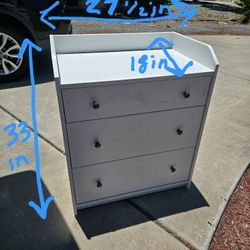 Dresser /changing Table 
