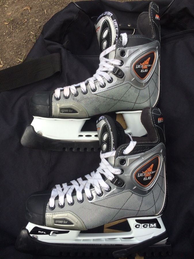 Kids CCM Hockey Equipment Full Set Including Skates and Helmet for Sale in  New York, NY - OfferUp