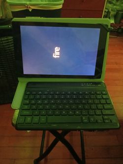 Amazon 10 Inch With Synced Light Up Keyboard 