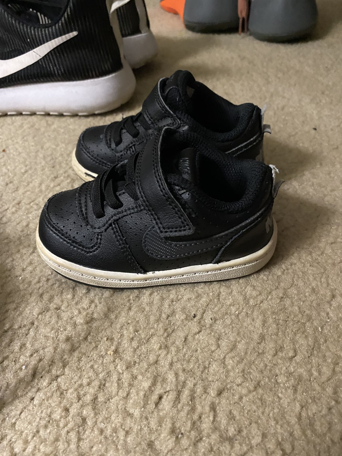 Court Borough Low 2 Td Black White Sz 5c