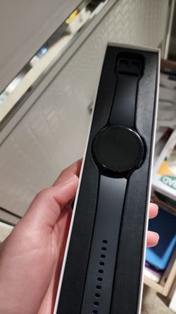 Samsung Galaxy Watch5  44mm. New in a box. Never used.
