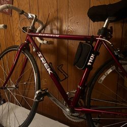 Trek 1100 Road bike