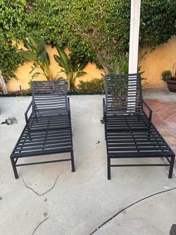 Lounge Chairs  Set Of 2