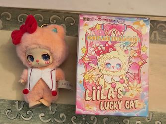 Liila's Lucky Cat Strawberry Milk Meow Collectable V3 Honeyland Enchantment Plush Pendant -