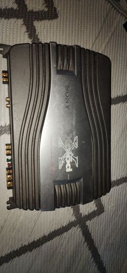 Sony 2 channel power amplifier  1200