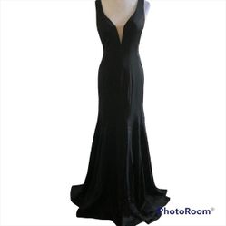 The Perfect Dress Long Black Minimalist Prom Bridesmaid Formal Dress Gown 