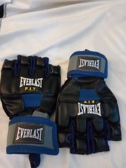 EVERLAST GLOVES UFC