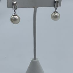 14k WG Diamond And Pearl Dangle Earrings 