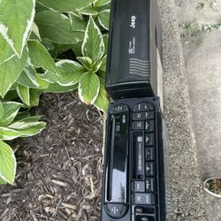 2004  Jeep Grand Cherokee Radio 