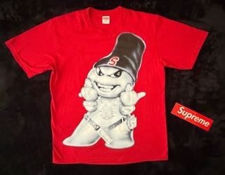 Red supreme t shirt size MEIDUM