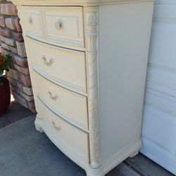 Broyhill Dresser