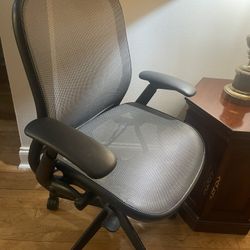 Knoll Chadwick Task Chair - Adjustable Height Upholstered Waterfall Edge Seat, Lumbar Support Backrest, Steel Base, Repackaged Ergonomic Office Chairs