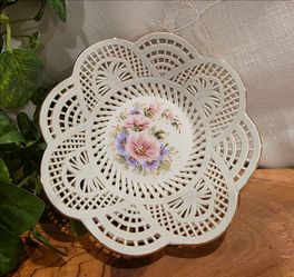 VINTAGE PORCELAIN BOWL/CANDY DISH