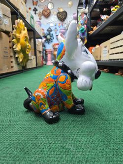 Perro con su hueso decoracion takaveta($85) 12031irestone Blvd Norwalk CA