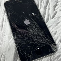 For Parts As-is Apple iPhone SE 32Gb A1662 Broken Screen And Back