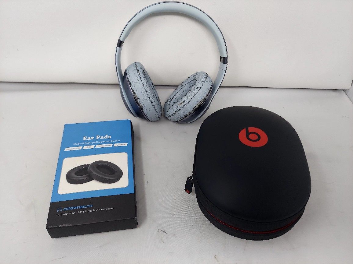 Beats Studio 2 Wireless Bluetooth Headphone (Comes With New Ear Pads)