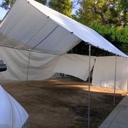 CARPA. NEW. 20. X 20 BUENAS CONDITION 