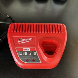 Milwaukee M12 Battery Charger 