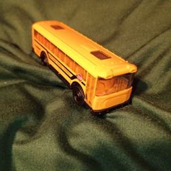 Loosie** Matchbox EV School Bus 