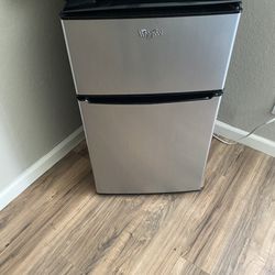 Mini Fridge And Freezer - Can Deliver 