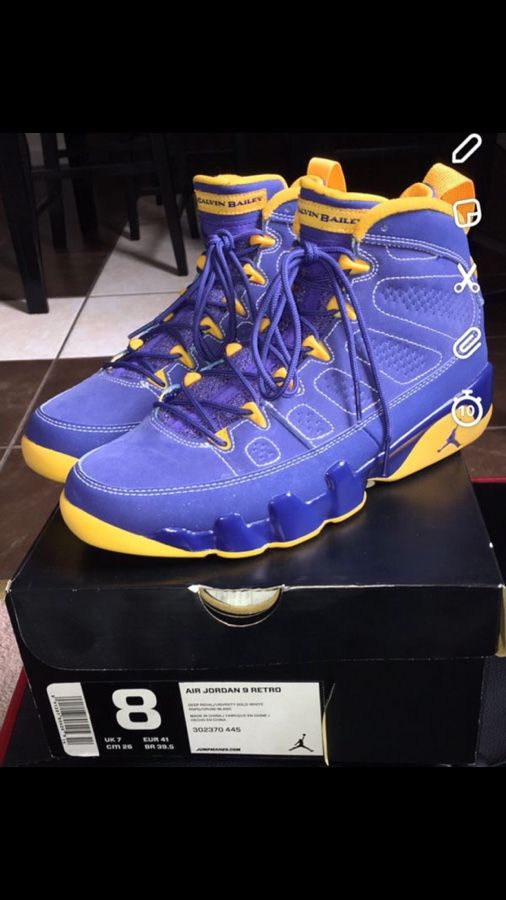 Calvin Bailey Retro 9's Size 300$