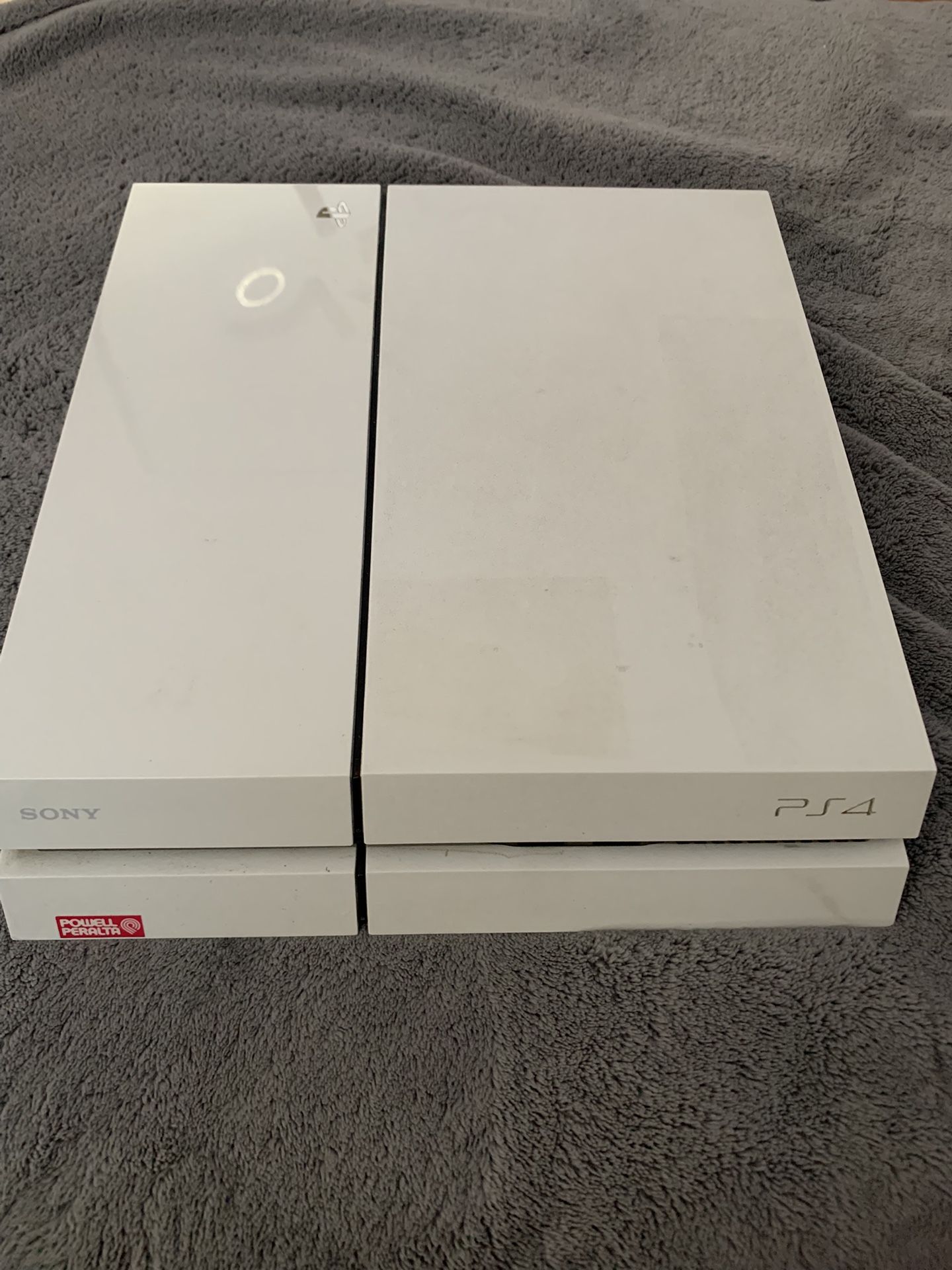 White PS4 OG