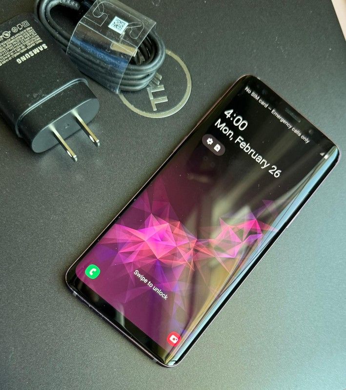 Samsung Galaxy S9 , Unlocked   for all Company Carrier ,  Excellent Condition  Like New