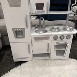 Kidkraft Play Kitchen 