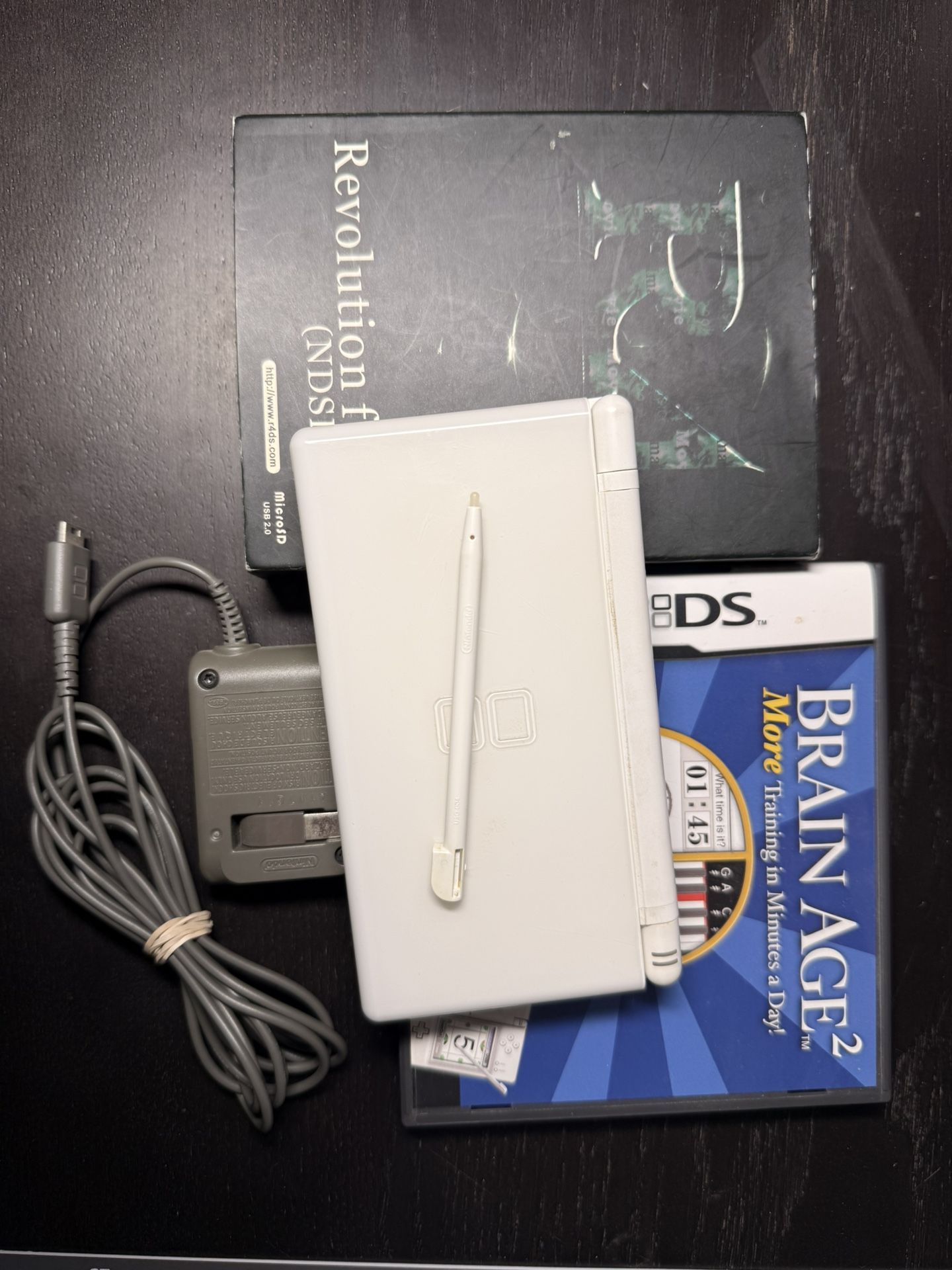 Ds R3 Card Nintendo DS Lite w R4 Card for Sale in Artesia, CA - OfferUp