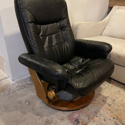 Scandinavian Leather Recliner Black