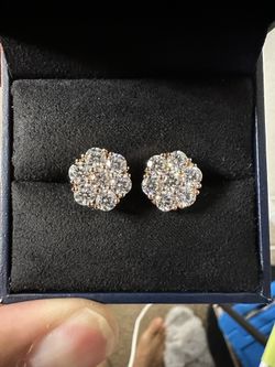 Total Carat Weight: 1.85 Metal Color: Yellow Gold,White Gold Metal Type: 14k Gold Gemstone: Natural Diamond Stone Clarity: I1 Stone Color: K-L White
