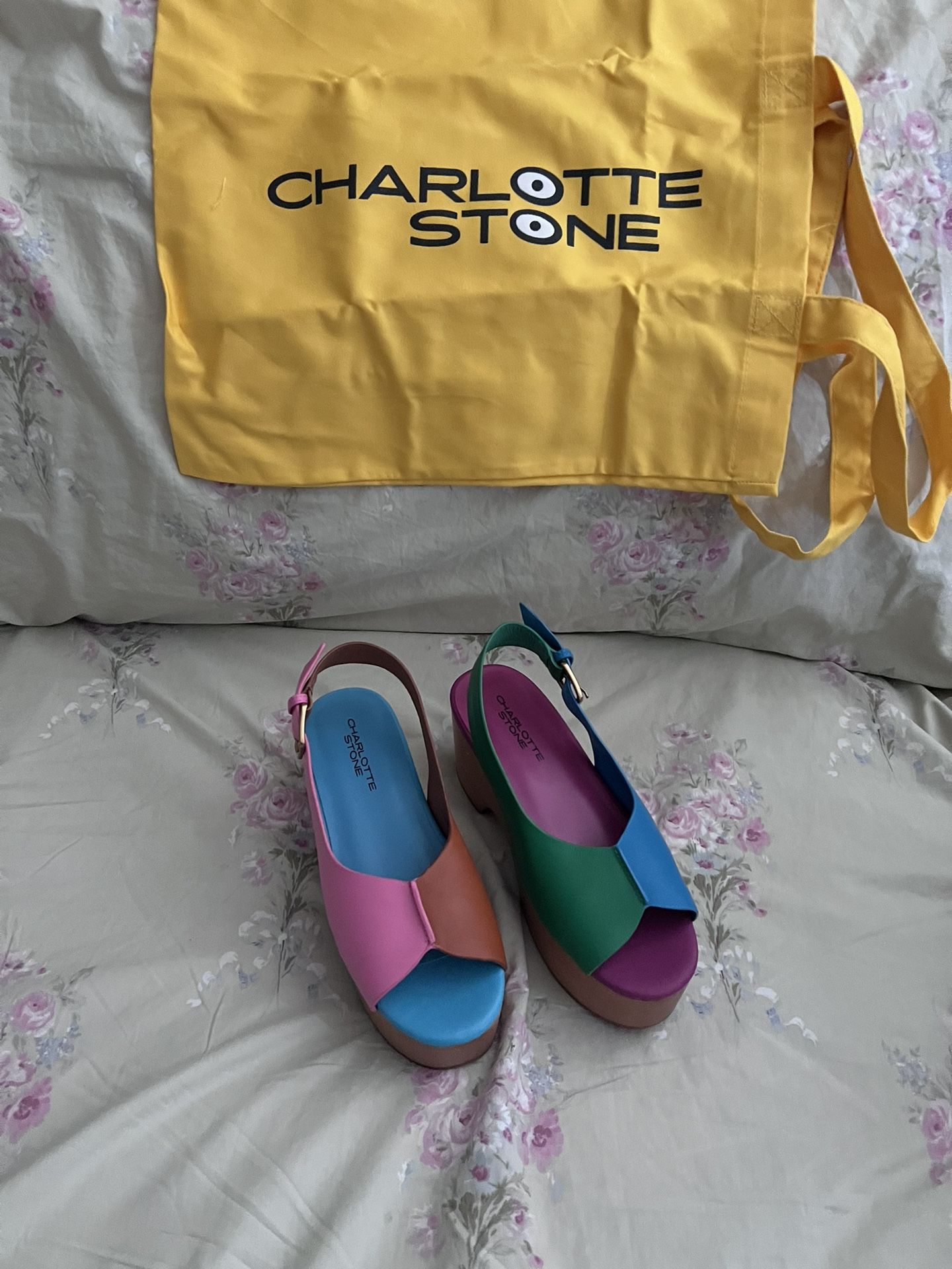 Charlotte Stone platforms Size 7