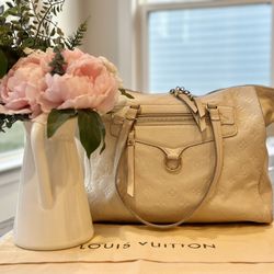 🎄Louis Vuitton🎄Lumineuse PM Empreinte with Dust Bag & COA