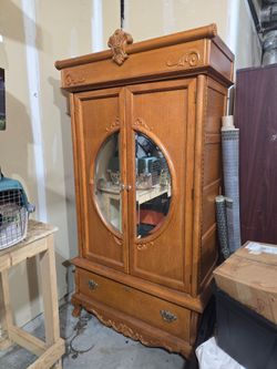 Lexington Furniture Victorian Sampler Collection Armoire