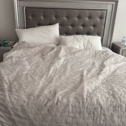 Basically Brand New Bedroom Set King And Queen Size Tables Dresser 