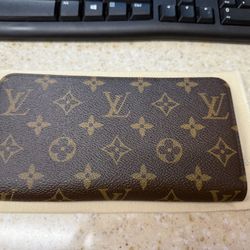 Louis Vuitton Zippy Wallet
