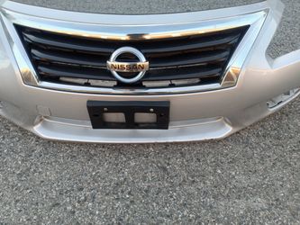 2013-2015 Nissan Altima Front Bumper With Grill And Emblem Oem.