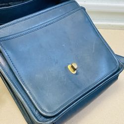 Vintage COACH Turn Lock Leather Station Dark blue Bag Model 202-02