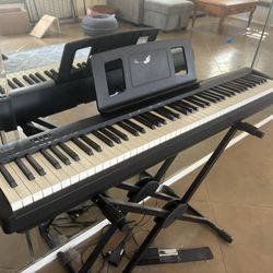 Roland FP-10 Piano