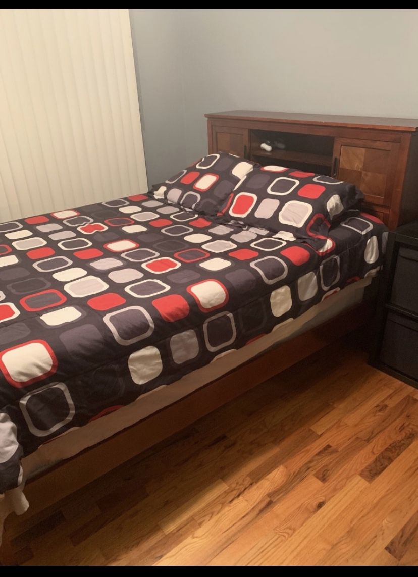 Complete full size bedroom set