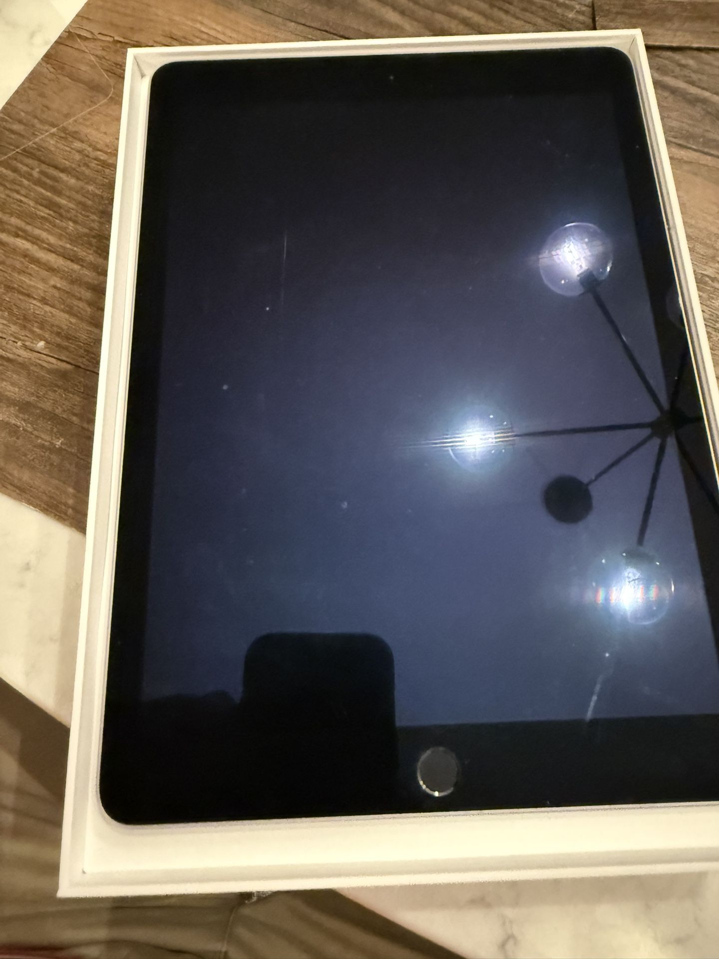 Apple 2nd Gen AirIpad