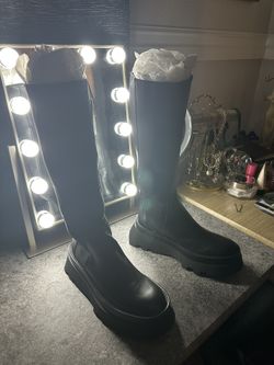 Zara Black Leather Chelsea Boots
