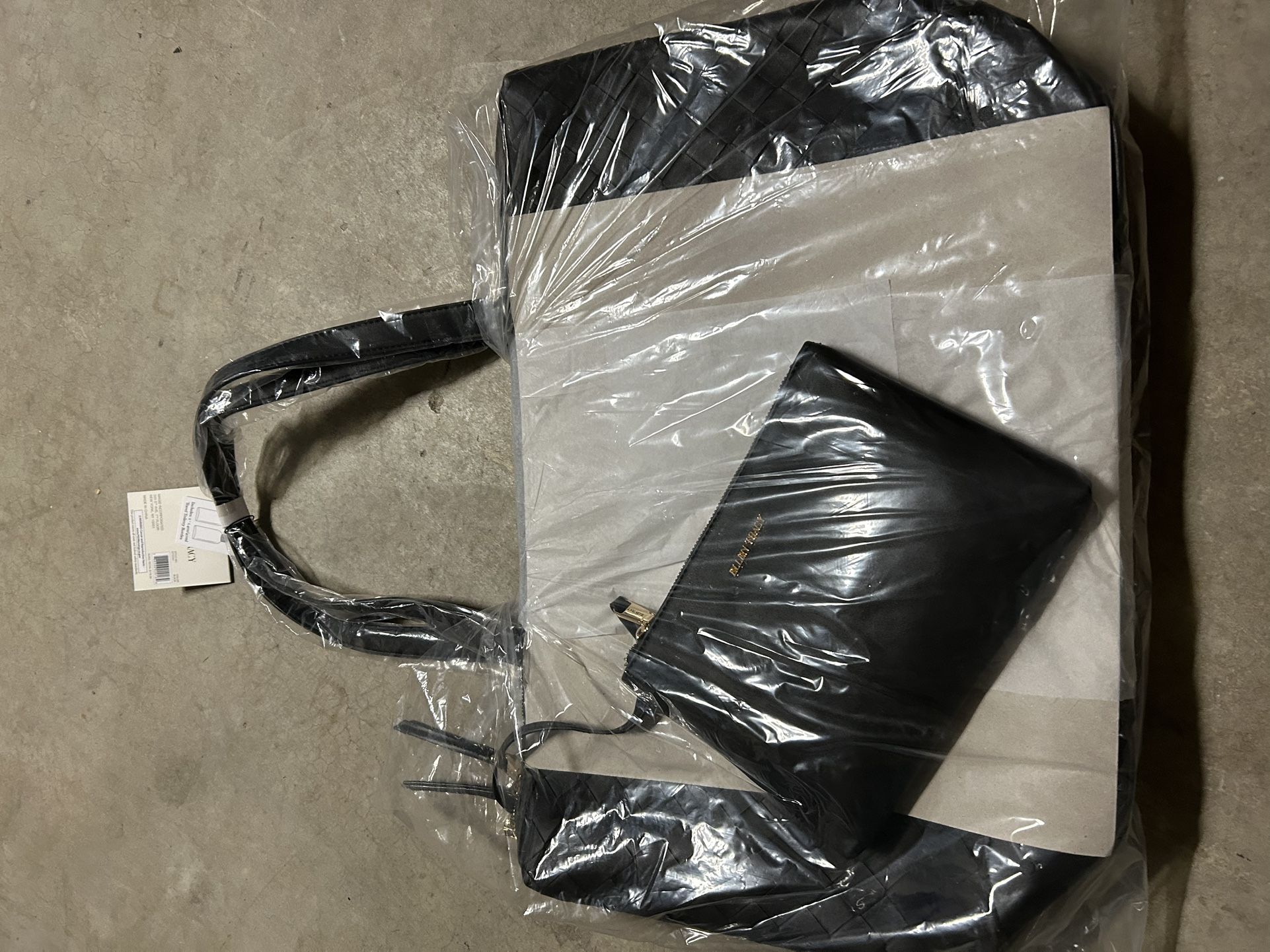 New Purse Set Never Used Handbag